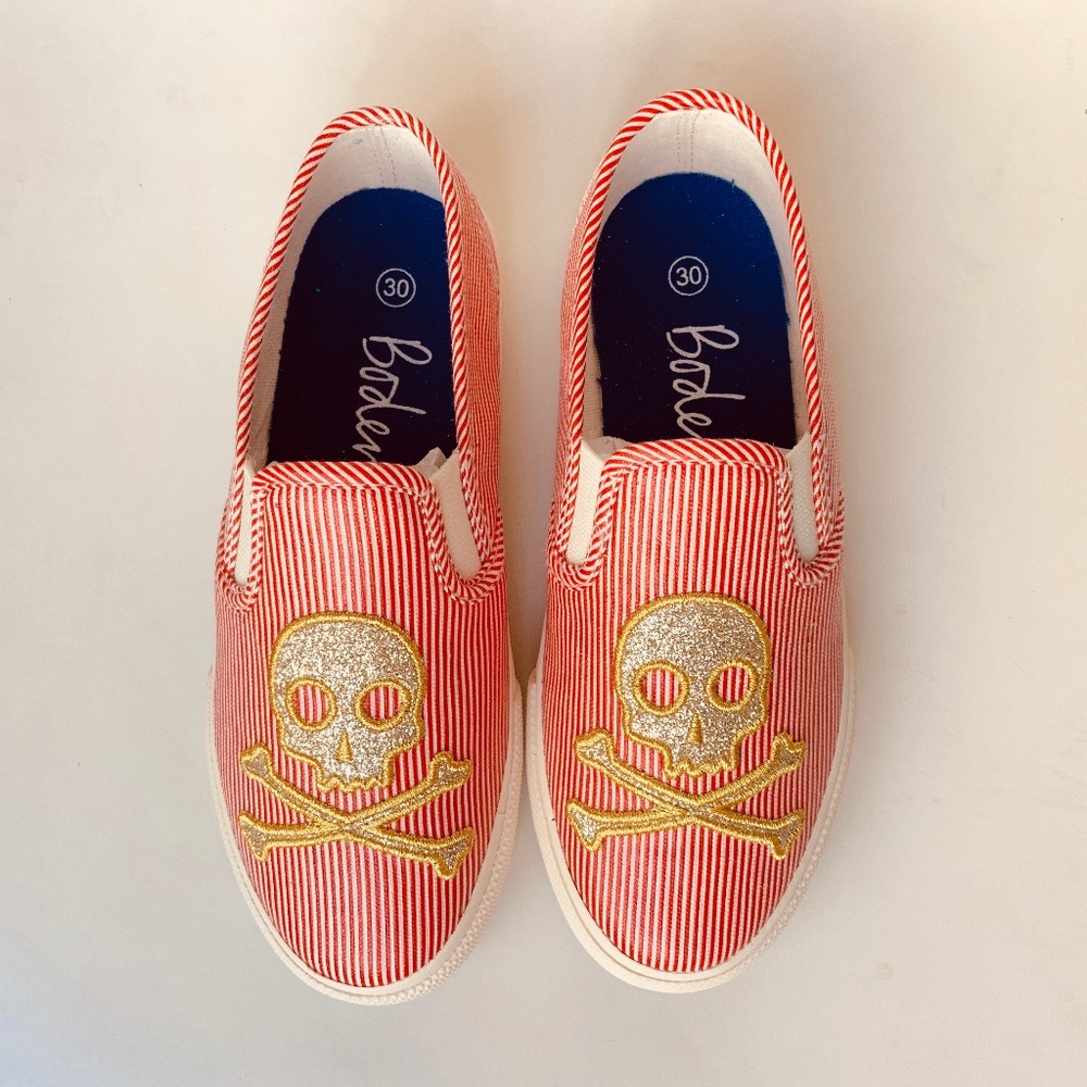 NIB Boden Embroidered Skull Pirate Canvas Sneakers Shoes Little Kids US 12/EU30